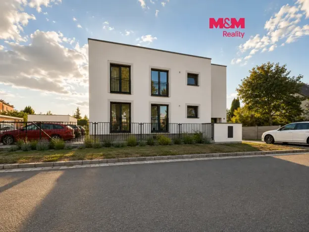 Pronájem bytu 1+kk, Pardubice, Bohdanečská, 32 m2