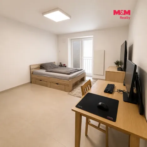 Pronájem bytu 1+kk, Pardubice, Bohdanečská, 32 m2
