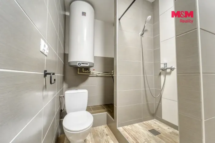 Prodej bytu 4+1, Lesná, 64 m2