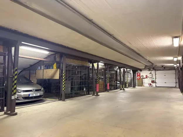 Pronájem garáže, Brno, Rerychova, 15 m2