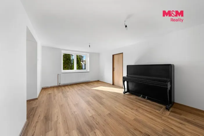 Prodej rodinného domu, Blšany u Loun, 400 m2
