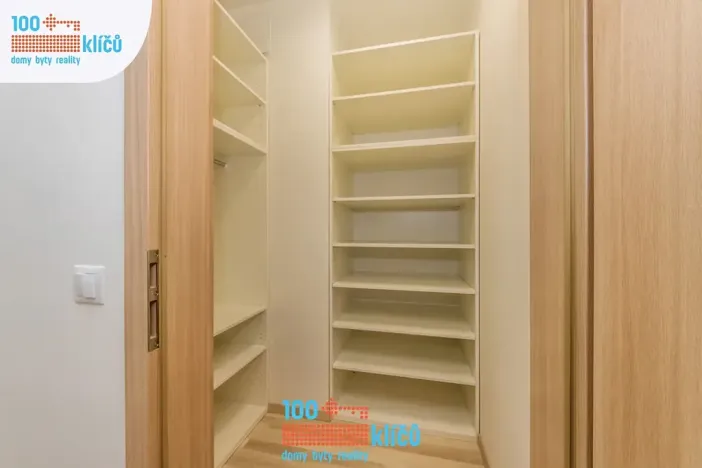Pronájem bytu 2+kk, Praha - Lipence, Černošická, 48 m2