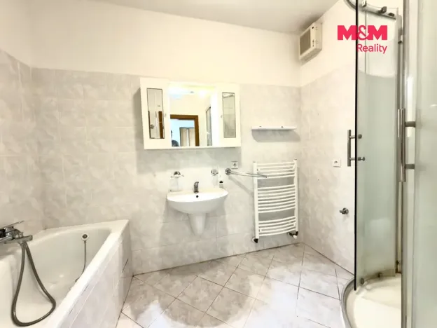 Pronájem bytu 2+1, Praha, U štěpu, 54 m2