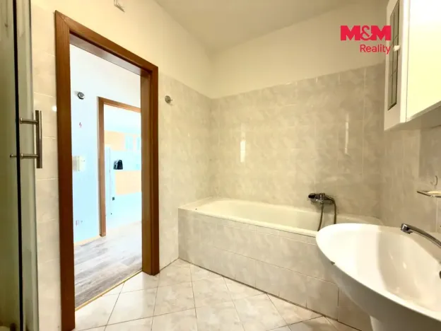 Pronájem bytu 2+1, Praha, U štěpu, 54 m2