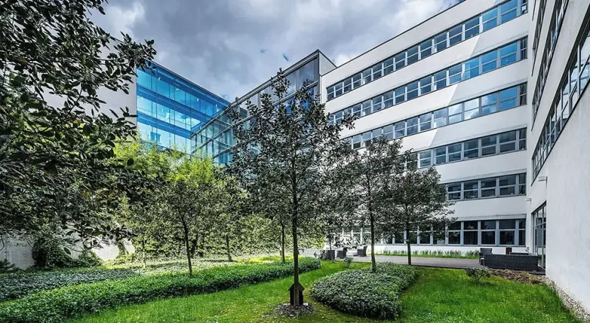 Pronájem kanceláře, Praha - Smíchov, Radlická, 1000 m2