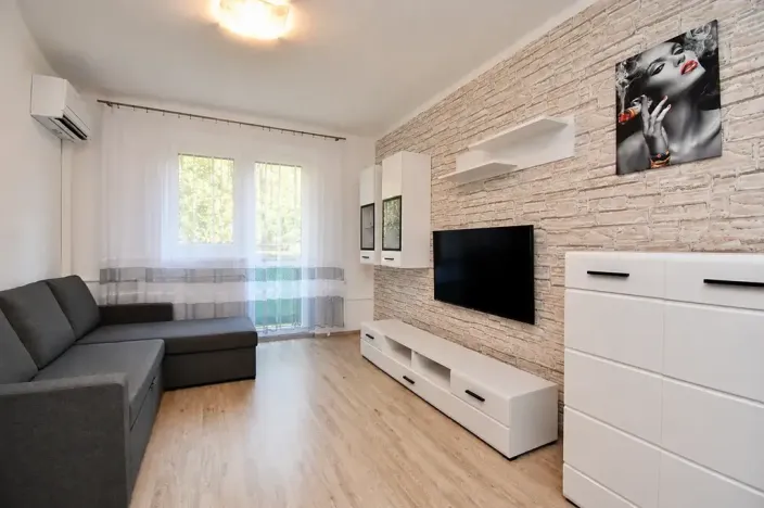 Prodej bytu 2+1, Chvaletice, Dukelská, 48 m2