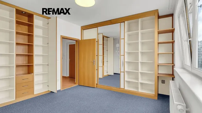 Prodej bytu 2+kk, Praha - Strašnice, Názovská, 60 m2