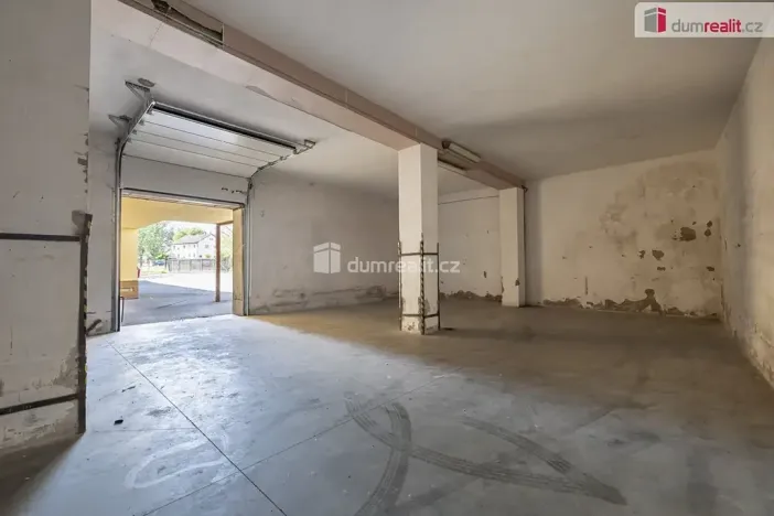 Pronájem výrobních prostor, Doksy, Václ. Plecitého, 4300 m2