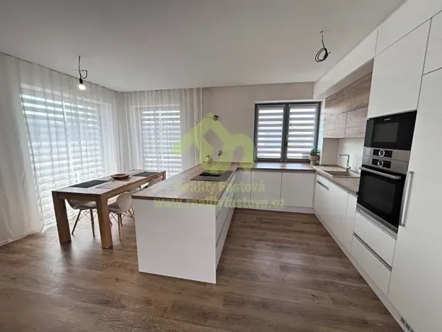 Prodej rodinného domu, Lužany, 156 m2