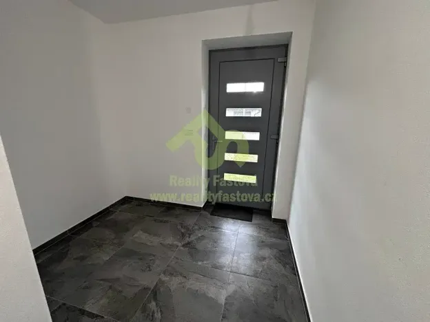 Prodej rodinného domu, Lužany, 156 m2