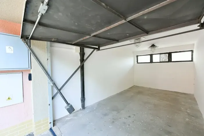 Pronájem garáže, Praha - Břevnov, Talichova, 16 m2