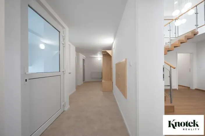 Pronájem bytu 6+kk a větší, Brno, Štefánikova, 400 m2