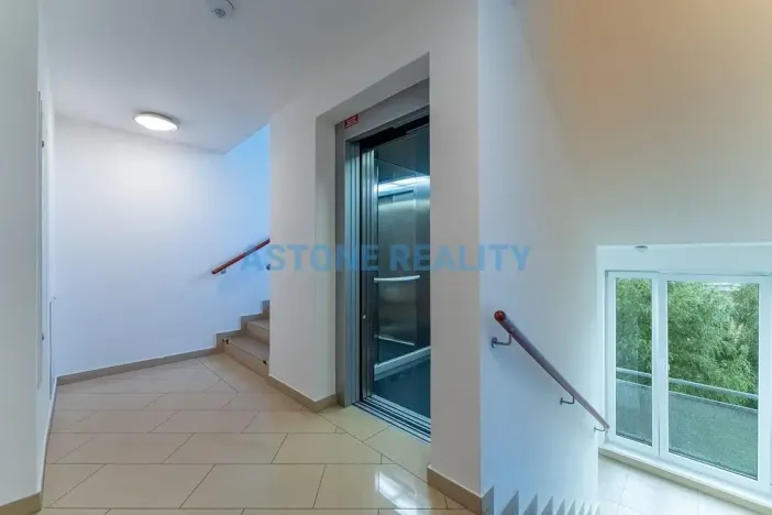 Pronájem bytu 1+kk, Praha - Zličín, Míšovická, 42 m2