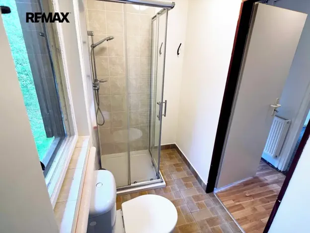 Pronájem chaty, Praha - Újezd nad Lesy, Holšická, 50 m2