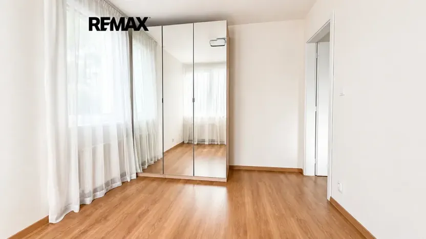 Pronájem bytu 2+kk, Praha - Hloubětín, Kbelská, 54 m2