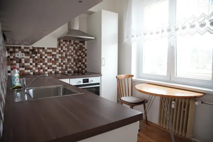 Pronájem bytu 2+1, Týnec nad Sázavou, Družstevní, 50 m2