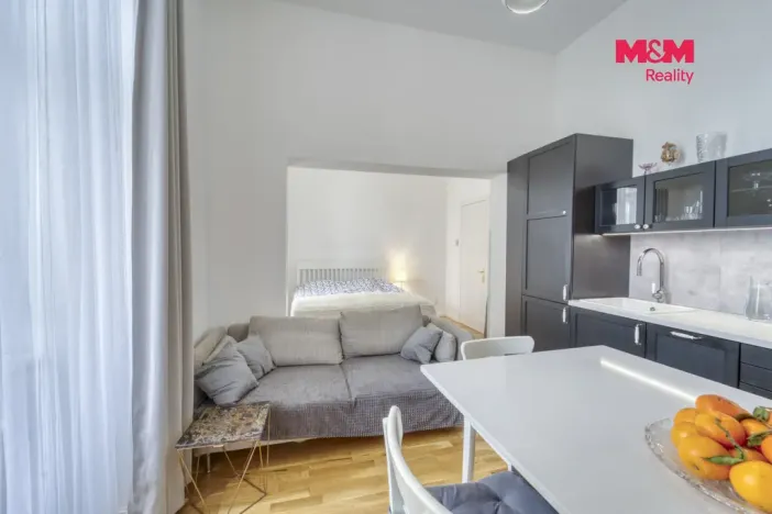 Prodej bytu 1+kk, Praha - Vinohrady, Římská, 35 m2