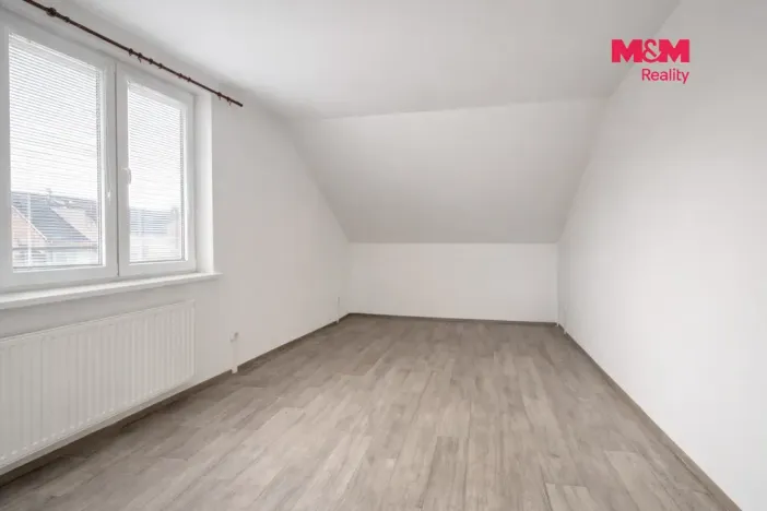 Prodej bytu 3+1, Dobev - Stará Dobev, 73 m2