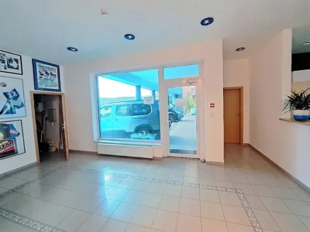 Pronájem obchodního prostoru, Tečovice, 706 m2