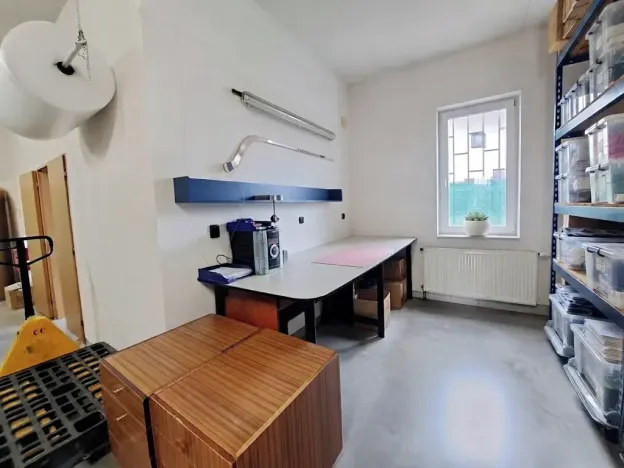 Pronájem výrobních prostor, Tečovice, 890 m2