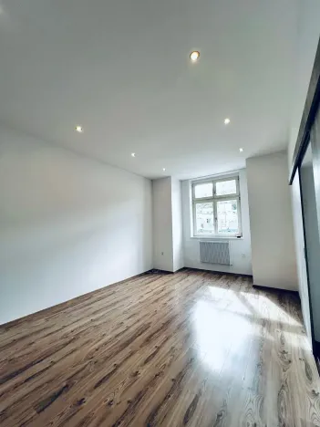 Prodej bytu 2+1, Karlovy Vary, Jaltská, 51 m2