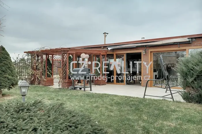 Prodej vícegeneračního domu, Pečky, 280 m2
