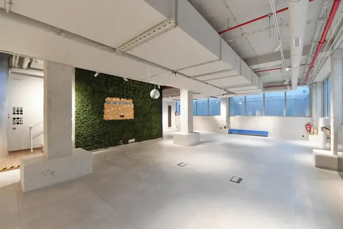 Pronájem obchodního prostoru, Praha - Holešovice, Bubenská, 242 m2