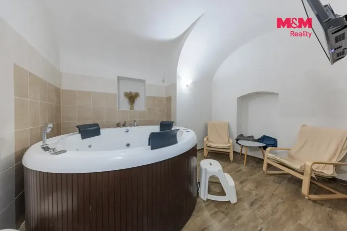Prodej činžovního domu, Hroznětín, Mlýnská, 327 m2