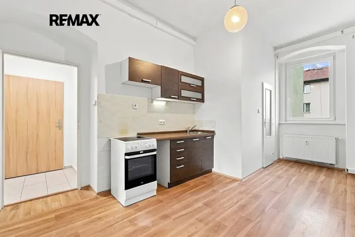 Pronájem bytu 1+1, Plzeň, Skvrňanská, 50 m2