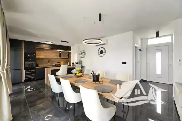 Prodej vily, Vrsi, Chorvatsko, 209 m2
