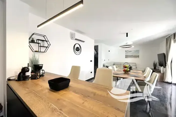 Prodej vily, Vrsi, Chorvatsko, 209 m2
