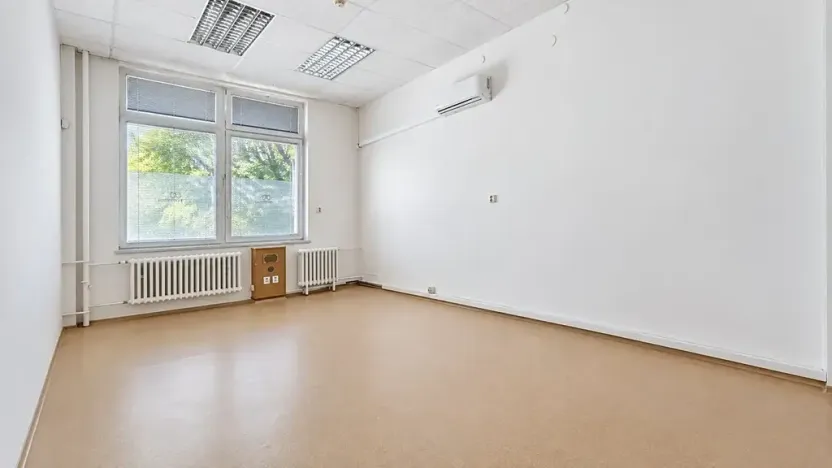 Pronájem skladu, Brno, Šujanovo náměstí, 72 m2