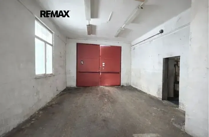 Pronájem obchodního prostoru, Praha - Horní Počernice, Komárovská, 442 m2
