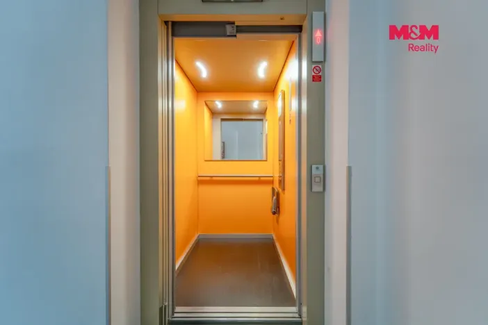 Pronájem bytu 2+kk, Plzeň - Jižní Předměstí, U Borských kasáren, 44 m2