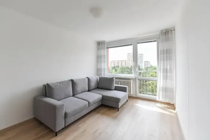 Pronájem bytu 2+kk, Praha - Kobylisy, Famfulíkova, 44 m2
