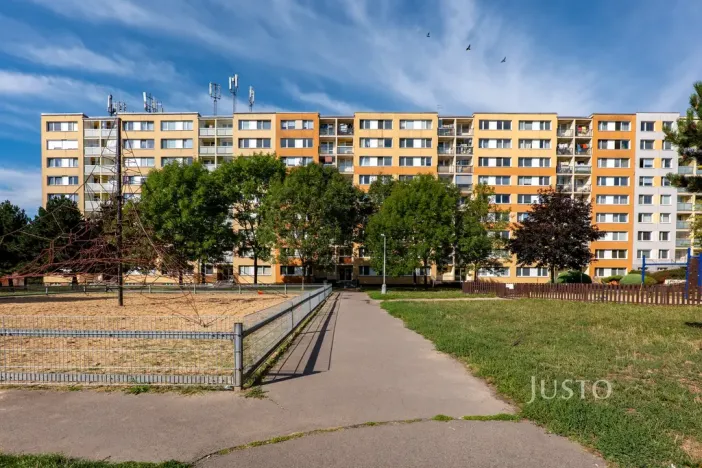 Pronájem bytu 3+kk, Praha - Petrovice, Rezlerova, 63 m2