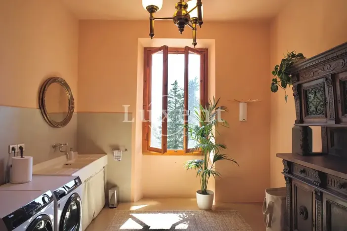 Prodej vily, Loro Ciuffenna, Itálie, 900 m2