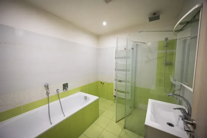 Prodej rodinného domu, Roštění, 450 m2