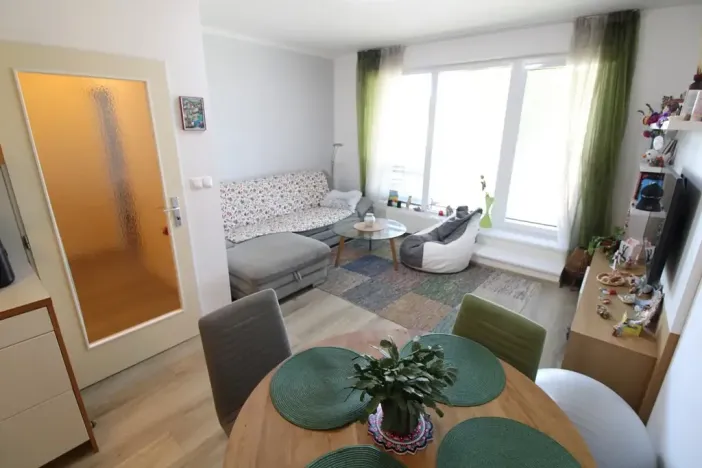 Pronájem bytu 2+kk, Praha - Uhříněves, Saturnova, 48 m2