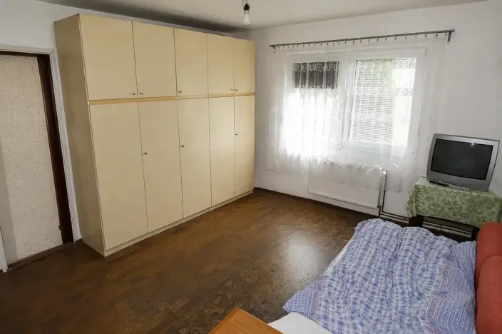Prodej podílu rodinného domu, Vintířov, 200 m2