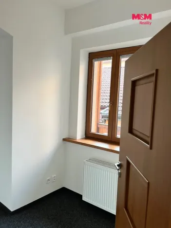 Pronájem kanceláře, Louny, Mírové náměstí, 40 m2