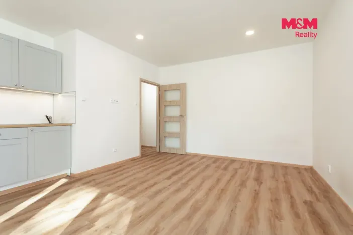 Pronájem bytu 1+kk, Ostrava - Poruba, 27 m2
