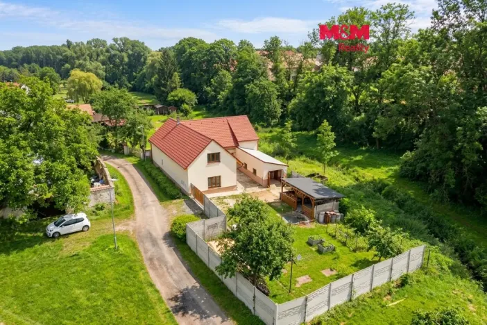 Prodej rodinného domu, Peruc - Černochov, 288 m2
