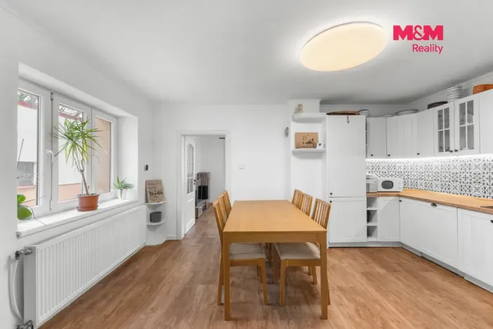 Prodej rodinného domu, Peruc - Černochov, 288 m2