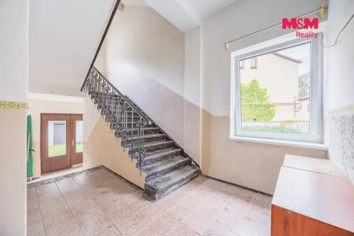 Prodej bytu 2+1, Úpice, Puškinova, 336 m2