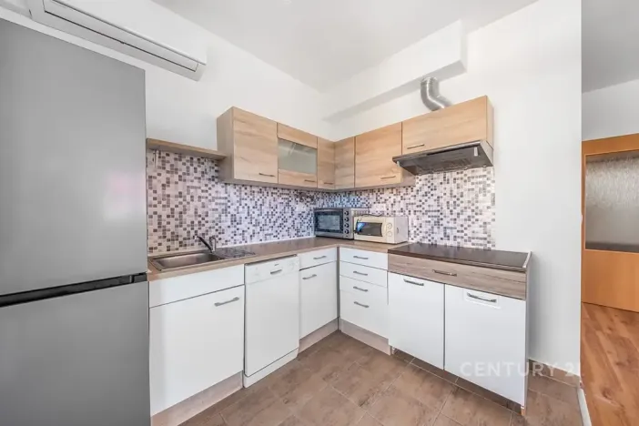 Pronájem bytu 1+kk, Praha - Kyje, Sicherova, 33 m2