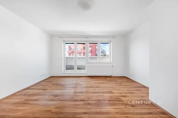 Pronájem bytu 1+kk, Praha - Kyje, Sicherova, 33 m2
