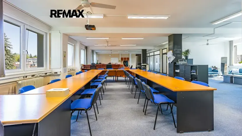 Pronájem kanceláře, Česká Lípa, Děčínská, 350 m2