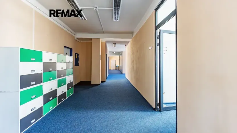 Pronájem kanceláře, Česká Lípa, Děčínská, 350 m2
