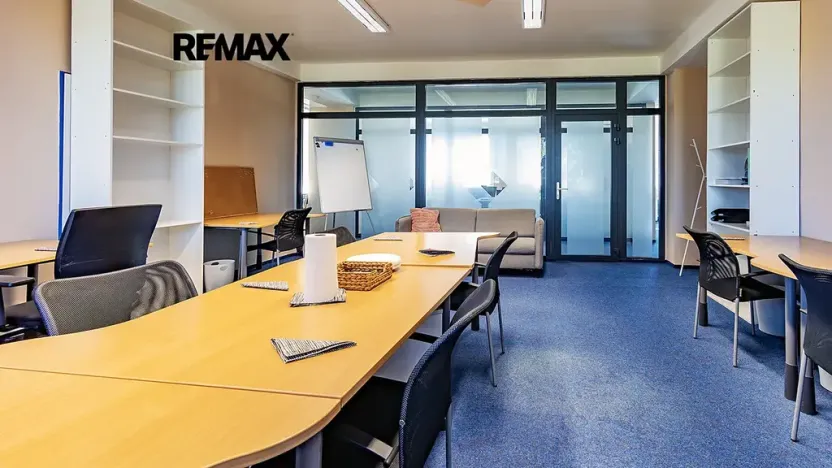 Pronájem kanceláře, Česká Lípa, Děčínská, 350 m2